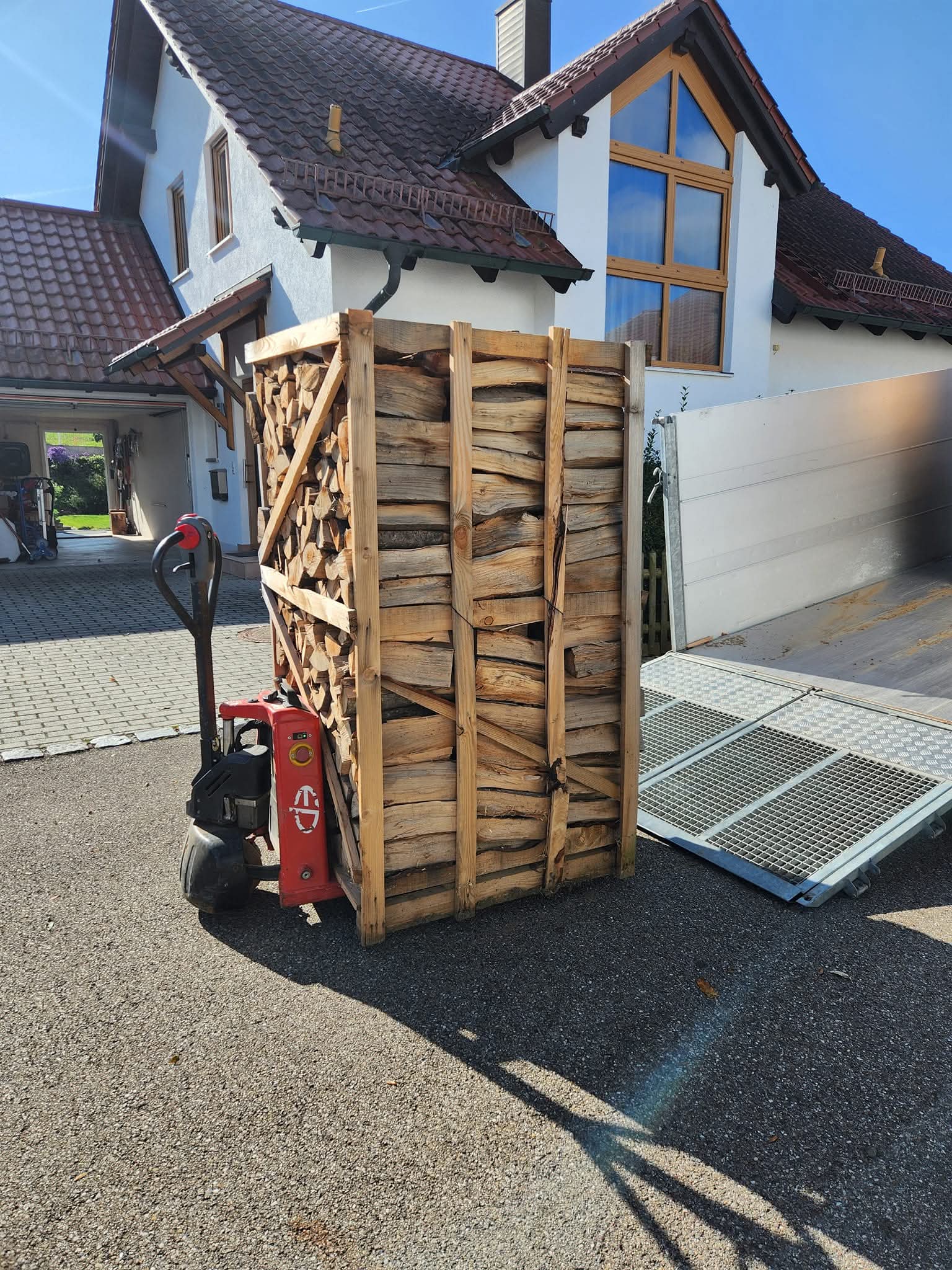 Premium Buchenholz 44 RM – Kammergetrocknetes Brennholz